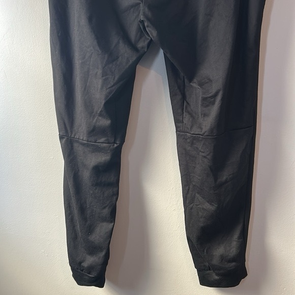 Black Old Navy Joggers XL Athletic Wear - Picture 3 of 7
